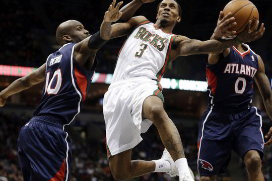 „Bucks“ lyderis B. Jenningsas keliasi į „Pistons“