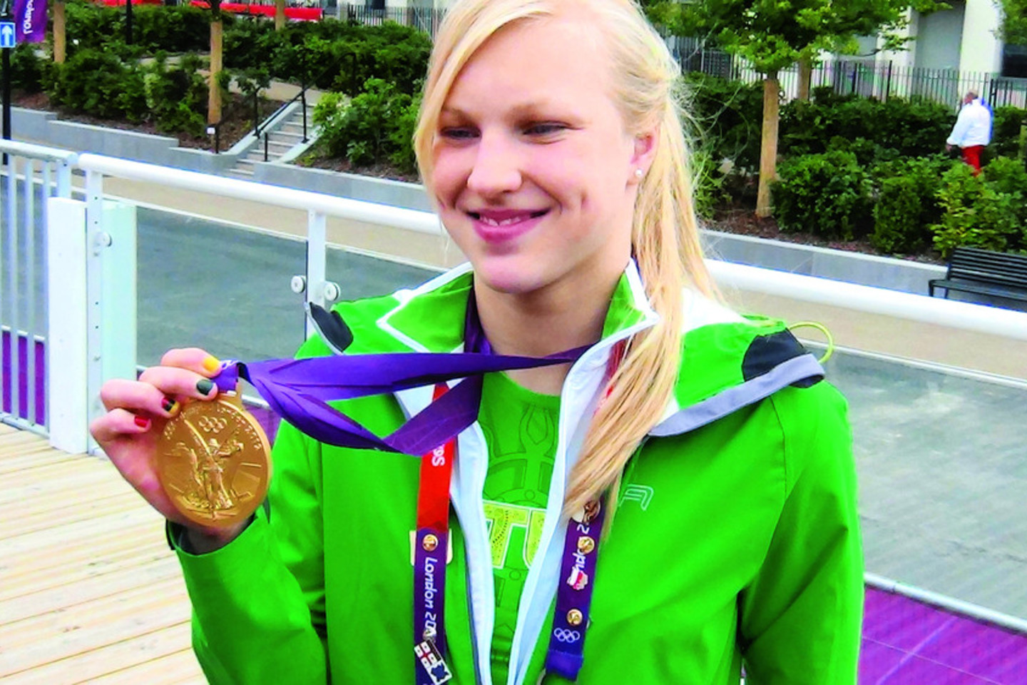 Pernai Londono baseine Rūta Meilutytė pasirodė tautinėmis spalvomis nulakuotais nagais.