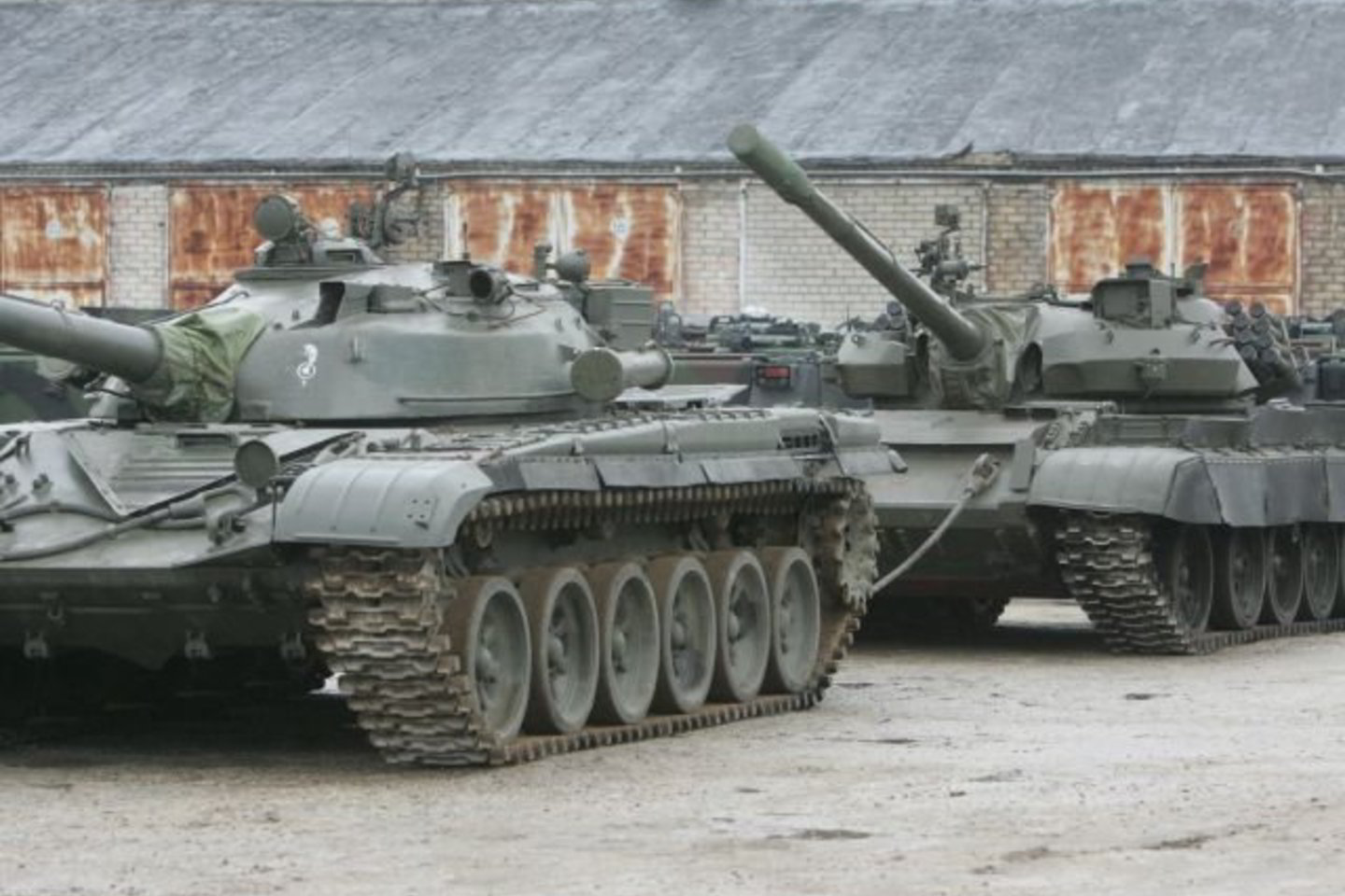 Rusijoje atsirado nauja sporto rūšis - tankų biatlonas.
