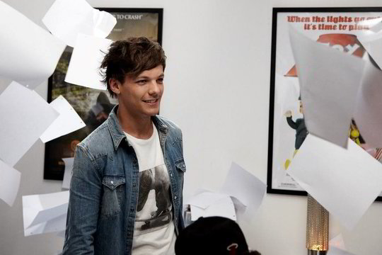 Grupės „One Direction“ dainininkas L.Tomlinsonas tapo gimtojo miesto futbolo komandos nariu