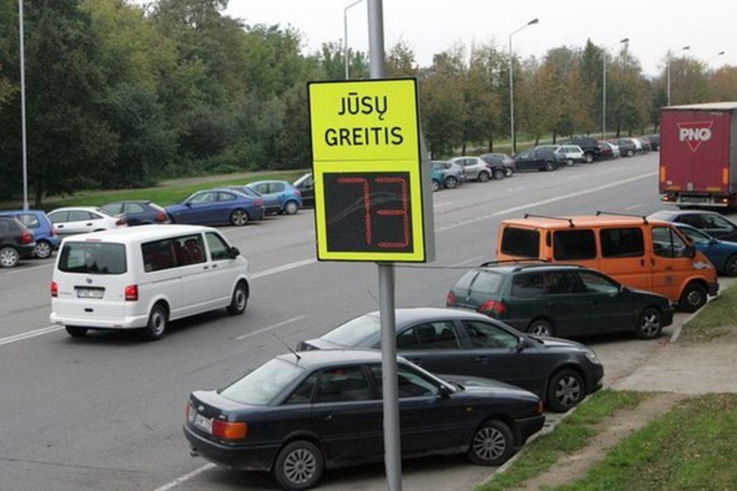 Greitį viršijusiems 40-50 kilometrų per valandą grėstų 1-1,5 tūkst. litų bauda vietoje šiuo metu numatytos 600-800 litų.