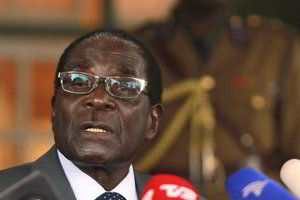 Zimbabvės diktatorius R.Mugabe – nusenęs, bet vis dar galingas