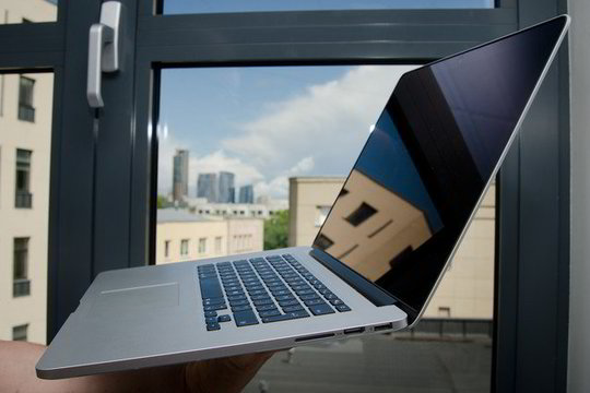 Turi atliekamą milijoną - įsigyk brangiausią pasaulyje kompiuterinį žaidimą