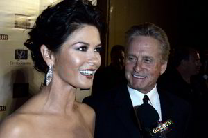 Skyrybų viesulas trenkė daug negandų ištvėrusioms įžymybių poroms