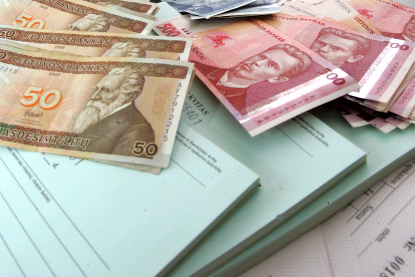 Vyriausybė vertybinių popierių (VVP) aukcione 9 mėnesiams pasiskolino 90 mln. Lt.<br>V. Balkūno asociatyvi nuotr.