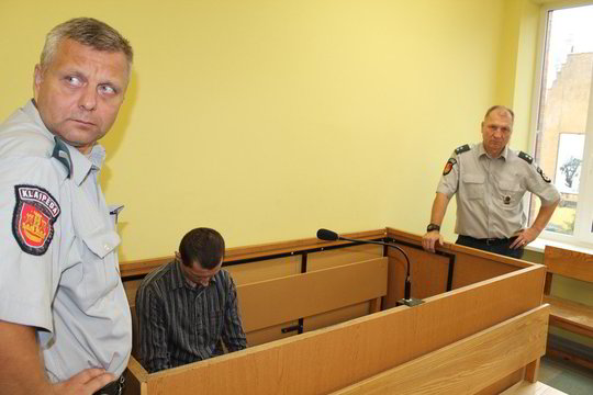 Prieš teismą stojo keturių vaikų motiną nužudęs vyras