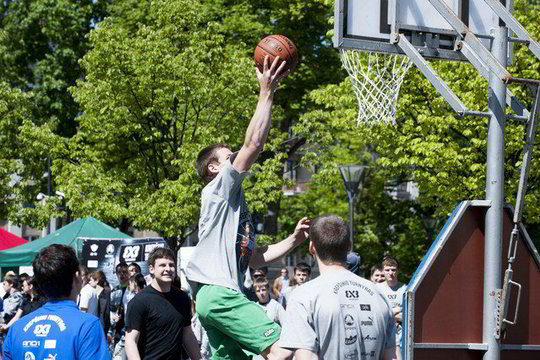 Kol rinktinė ilsėsis, mėgėjai kils į kovą