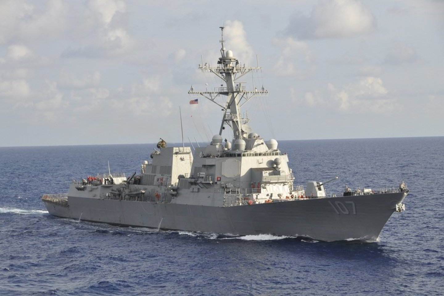 Amerikiečiai jau telkia karines pajėgas Viduržemio jūroje. Nuotraukoje: USS Gravely.