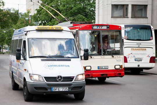 Į Vilniaus gatves sugrįžta maršrutiniai taksi