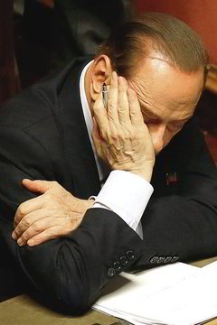 S.Berlusconi nutarė nedrumsti vandens