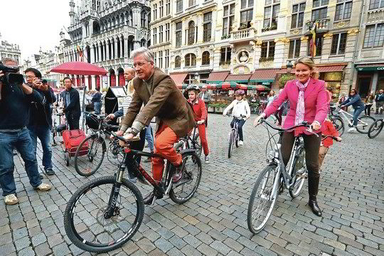 Belgijos karaliai atostogas leidžia su netikrais pasais