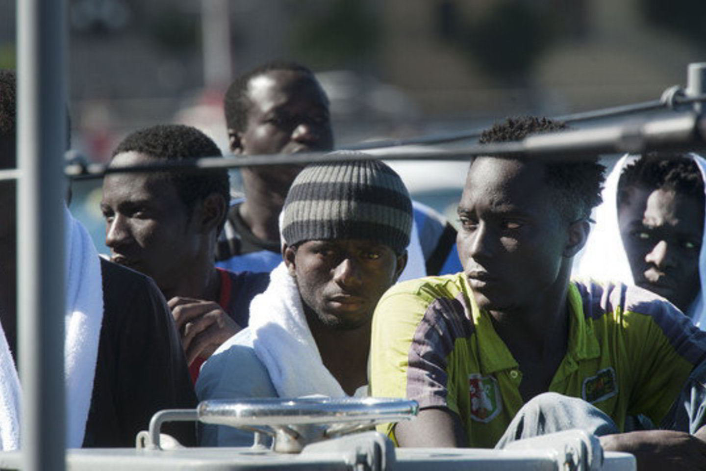 Antradienį Viduržemio jūroje taip pat pastebėtas laivas su pabėgėliais.<br>AP nuotr.