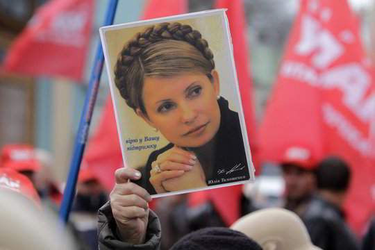 Ukrainos prezidentą V.Janukovyčių užgriuvo kaltinimai