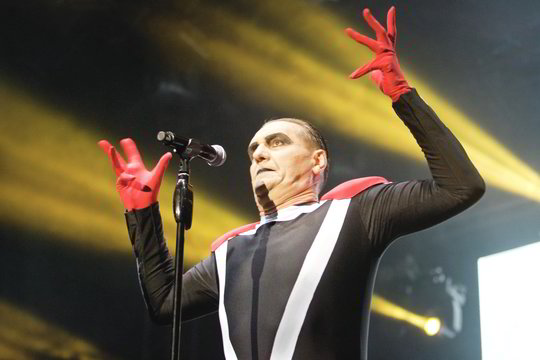 A.Kaušpėdas papasakojo, kaip interpretuoti naujo „Anties” albumo „Baisiai džiugu!” dainas