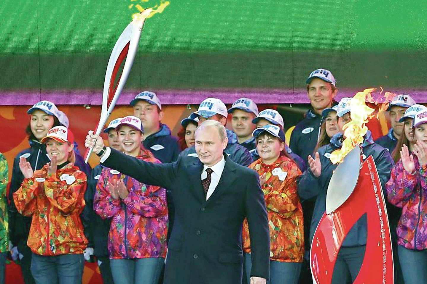 Kitų metų pradžioje vyksiančios V.Putino globojamos Sočio olimpinės žiemos žaidynės – ne tik brangiausios istorijoje, bet ir pasižymi įspūdingu grobstymo mastu.