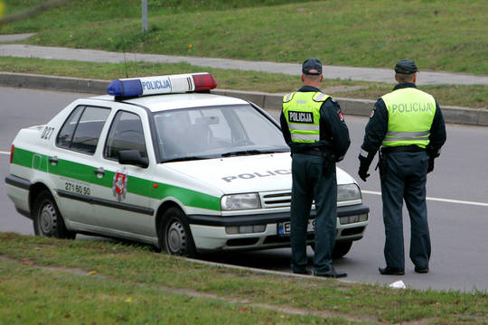 Nušauto policininko biografijoje – bandymas „pakišti“ kolegas