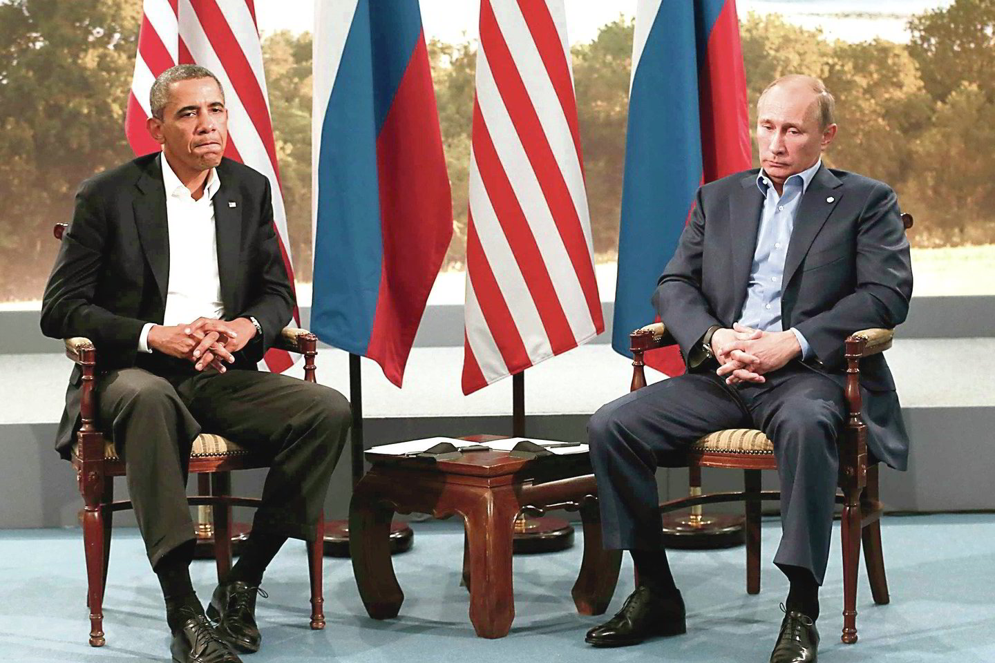 Tačiau Vašingtono bauginimai įsikišti pasirodė esą nieko verti, o užsienio politikos pergalę ir vėl šventė V.Putinas, su kuriuo JAV prezidento B.Obamos santykius bene geriausiai iliustravo ši metų nuotrauka.