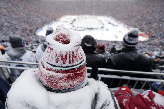 Rekordinis skaičius ledo ritulio gerbėjų lauke stebėjo NHL rungtynes