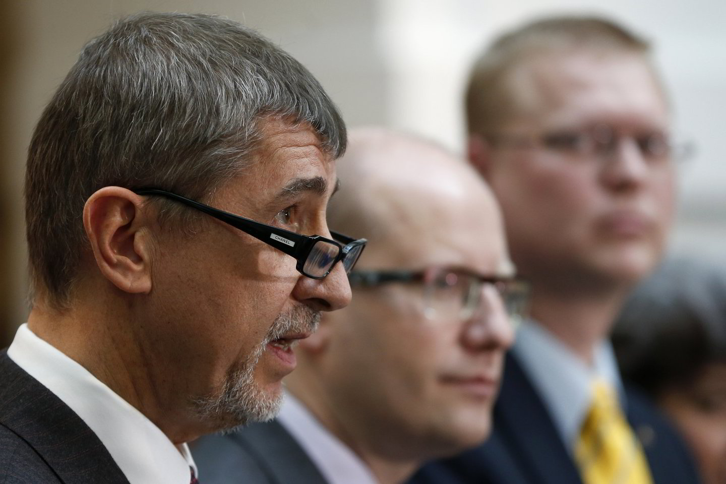 Nepatenkintų piliečių akcijai vadovaujantis milijardierius Andrejus Babišas (kairėje) privertė kitas partijas atsižvelgti į jo pasiūlymus.