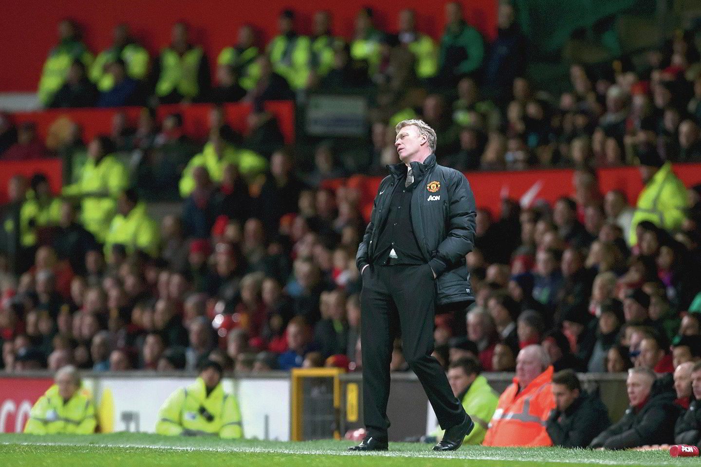 Virš „Manchester United“ trenerio D.Moyeso galvos – tamsūs debesys.