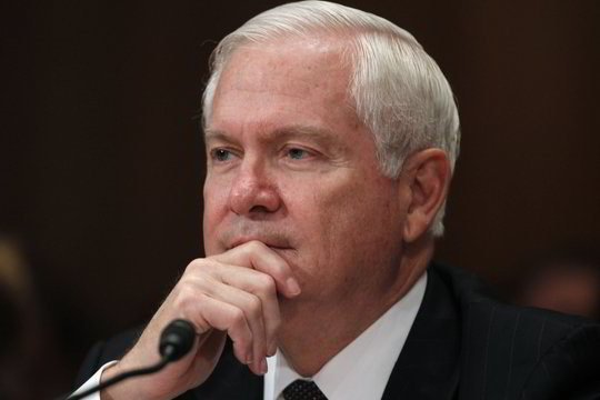 Buvęs Pentagono vadovas aštriai kritikuoja B.Obamą