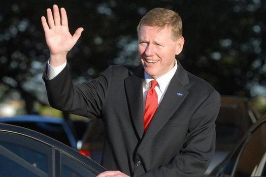 „Ford“ vadovas A.Mullaly neigia gandus apie perėjimą į „Microsoft“