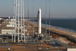 Į kosmosą pakilo pirmieji lietuviški palydovai (dar papildyta)