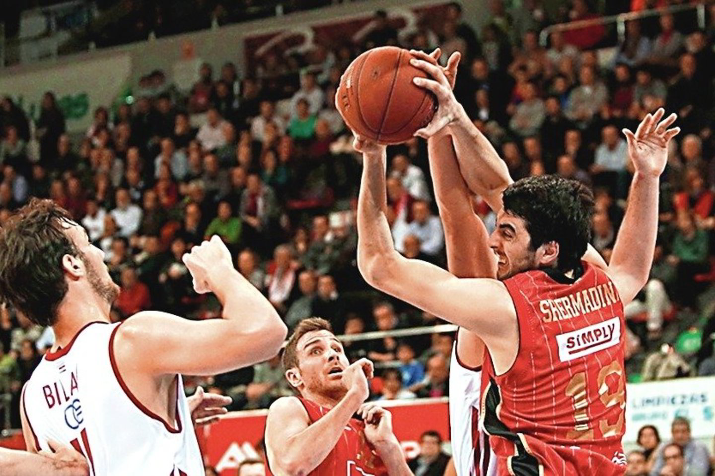 Artimiausi vilniečių varžovai „Cedevita“ krepšininkai (balta apranga) sustabdė G.Šermadinį ir kitus CAI žaidėjus.