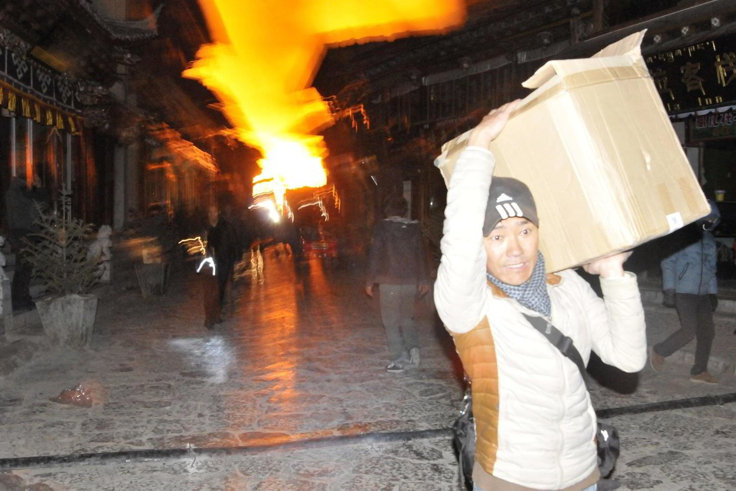 Gaisras kilo naktį.