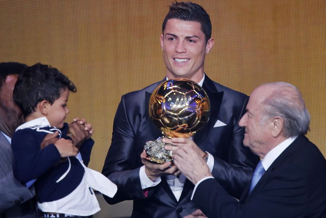 C.Ronaldo į renginį atlydėjo ir sūnus Ronaldo Jaunesnysis.<br>AP nuotr.