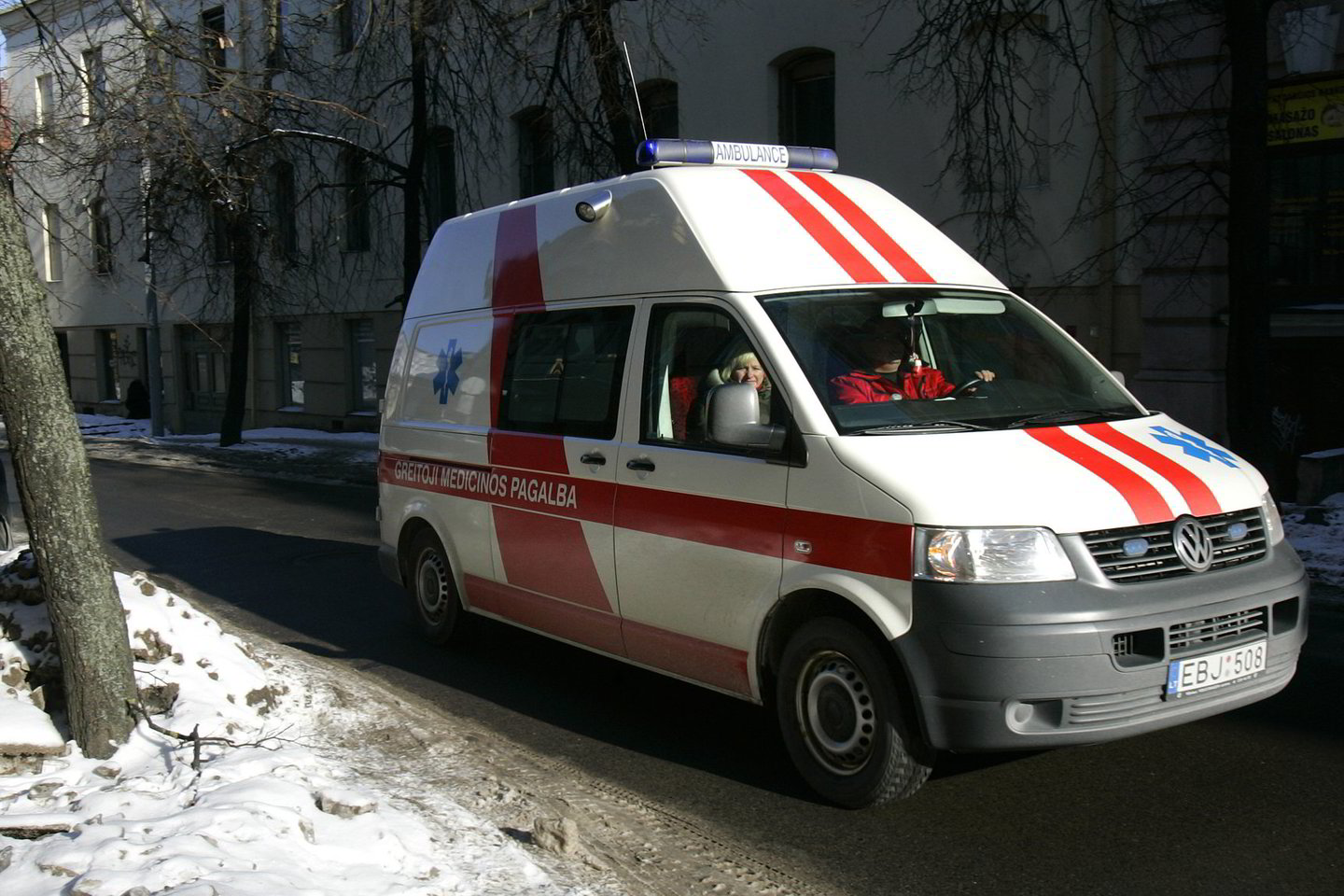 Šaltis įveikė moterį.