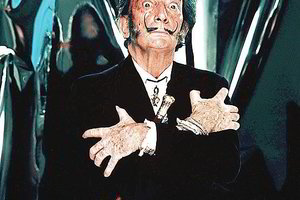 Dailininkui S.Dali rūpėjo ir patirtis gimdoje