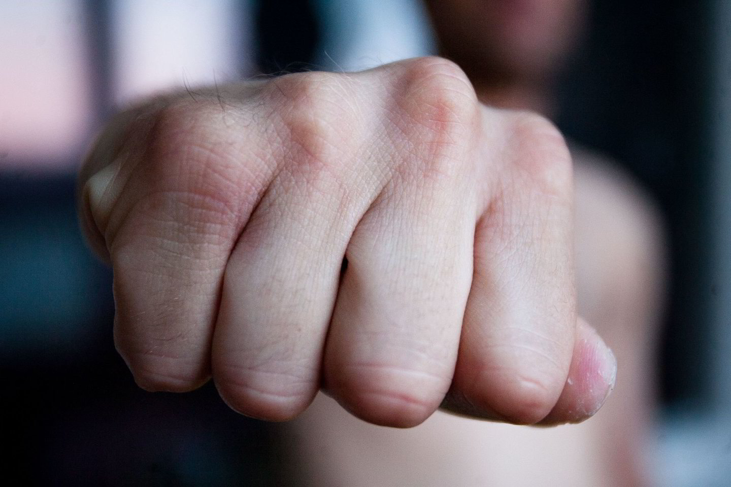 Dažniausiai ranką prieš artimuosius kelia vyrai, beveik visi konfliktai kyla nedarbo metu.