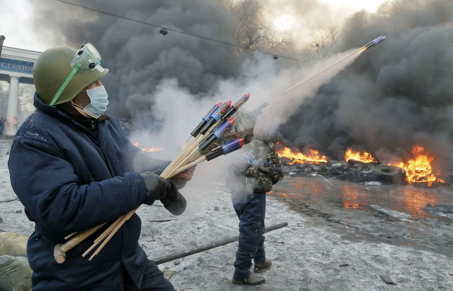 Užsienio žurnalistus stebina ukrainiečių ginklai.
