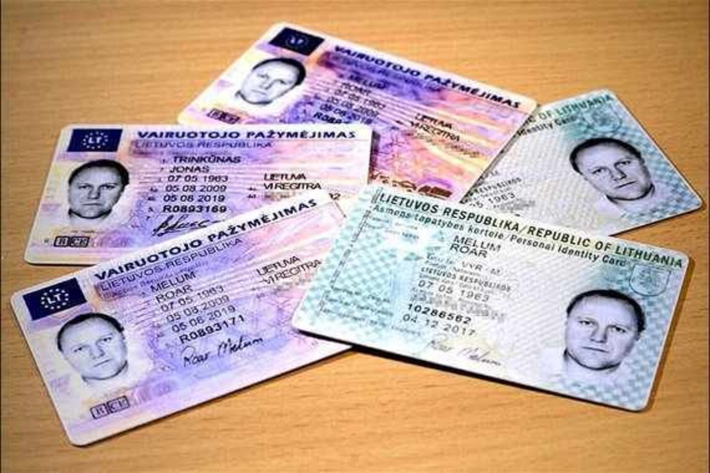 R.Melumas nelankė jokių sunkvežimio vairavimo kursų, tačiau tai nebuvo kliūtis įsigyti korteles.