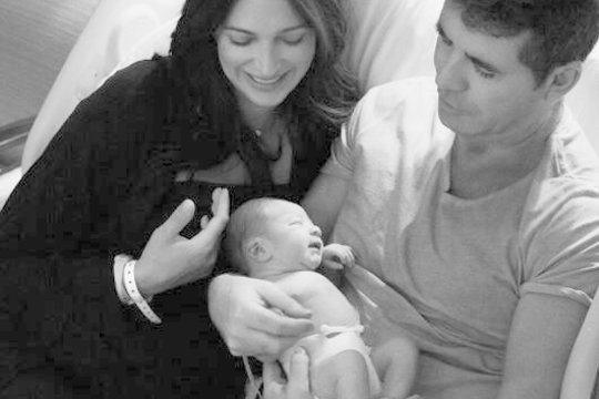 Sūnų sūpuojantis S.Cowellas: „Neįsivaizdavau, kad taip mylėsiu“