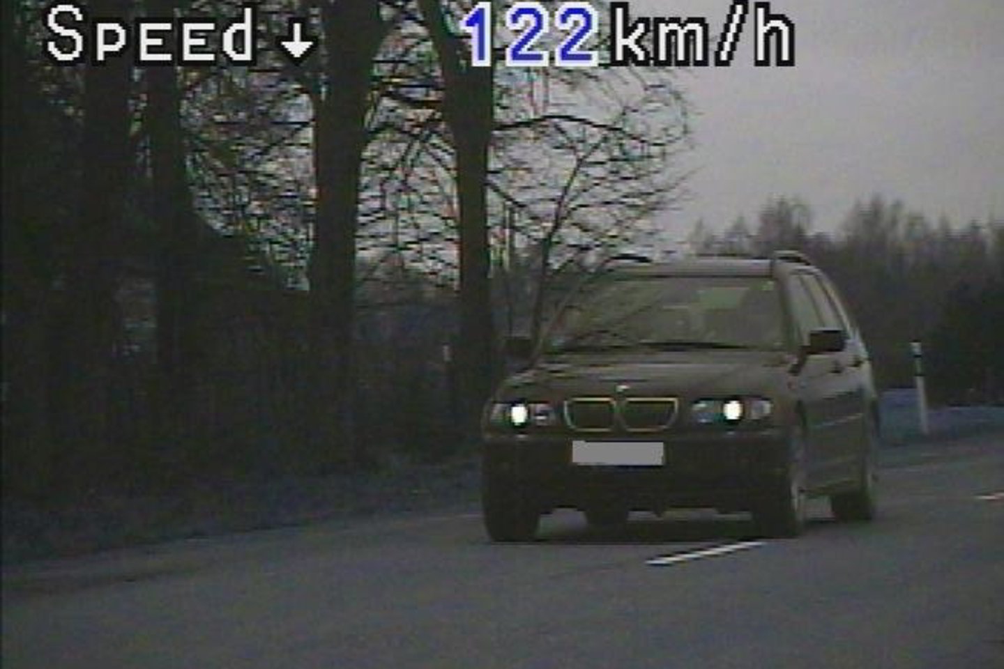 BMW vairuotoja per gyvenvietę važiavo 122 km/val. greičiu.<br>Tauragės apskrities VPK nuotr.