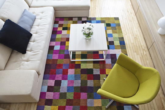 Spalvoti žaidimai pažadino nediduką butą miegamajame rajone