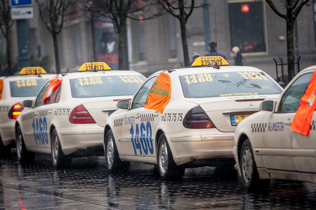 Šiandien Vilniuje vyko taksi vežėjų protesto akcija.<br>D.Umbraso nuotr.