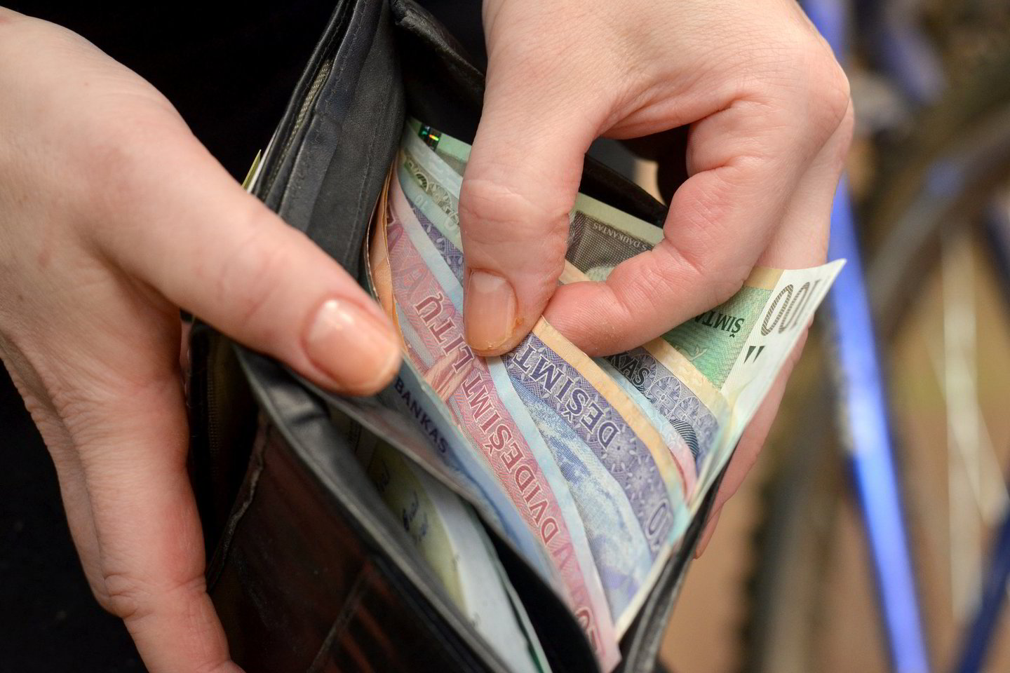 Praėjusią parą pareigūnai atsisakė kyšių už 430 litų.