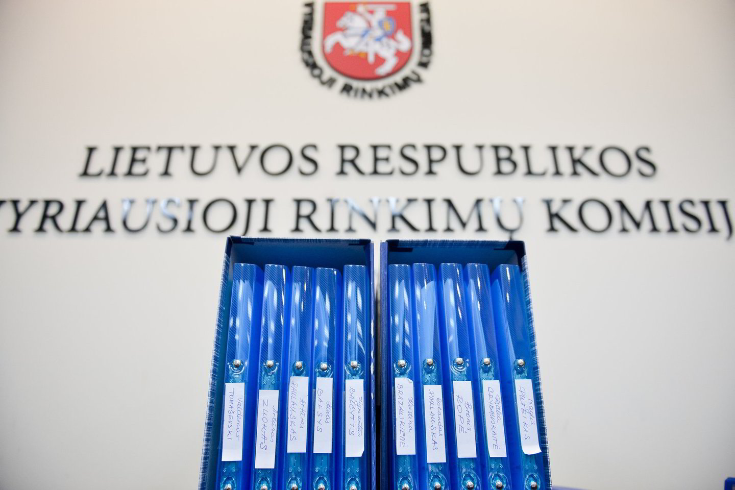 Kad vairuotojas J.Lašinis taptų prezidentu, panoro save Dievo pašauktuoju kandidatu vadinantis jo iždininkas M.Filipovičius.