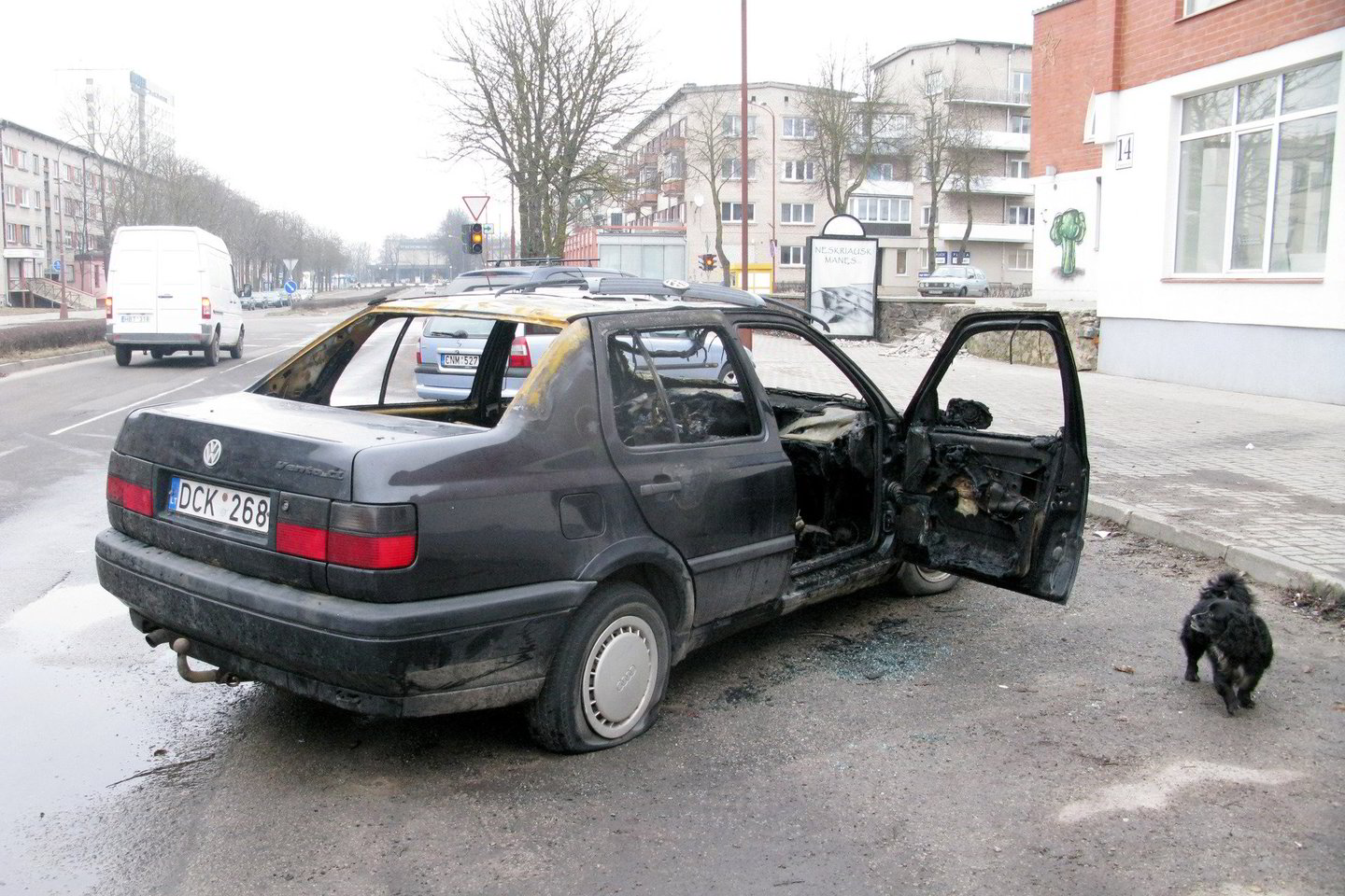 Po gaisro iš "Volkswagen Vento" liko tik metalo laužo krūva.