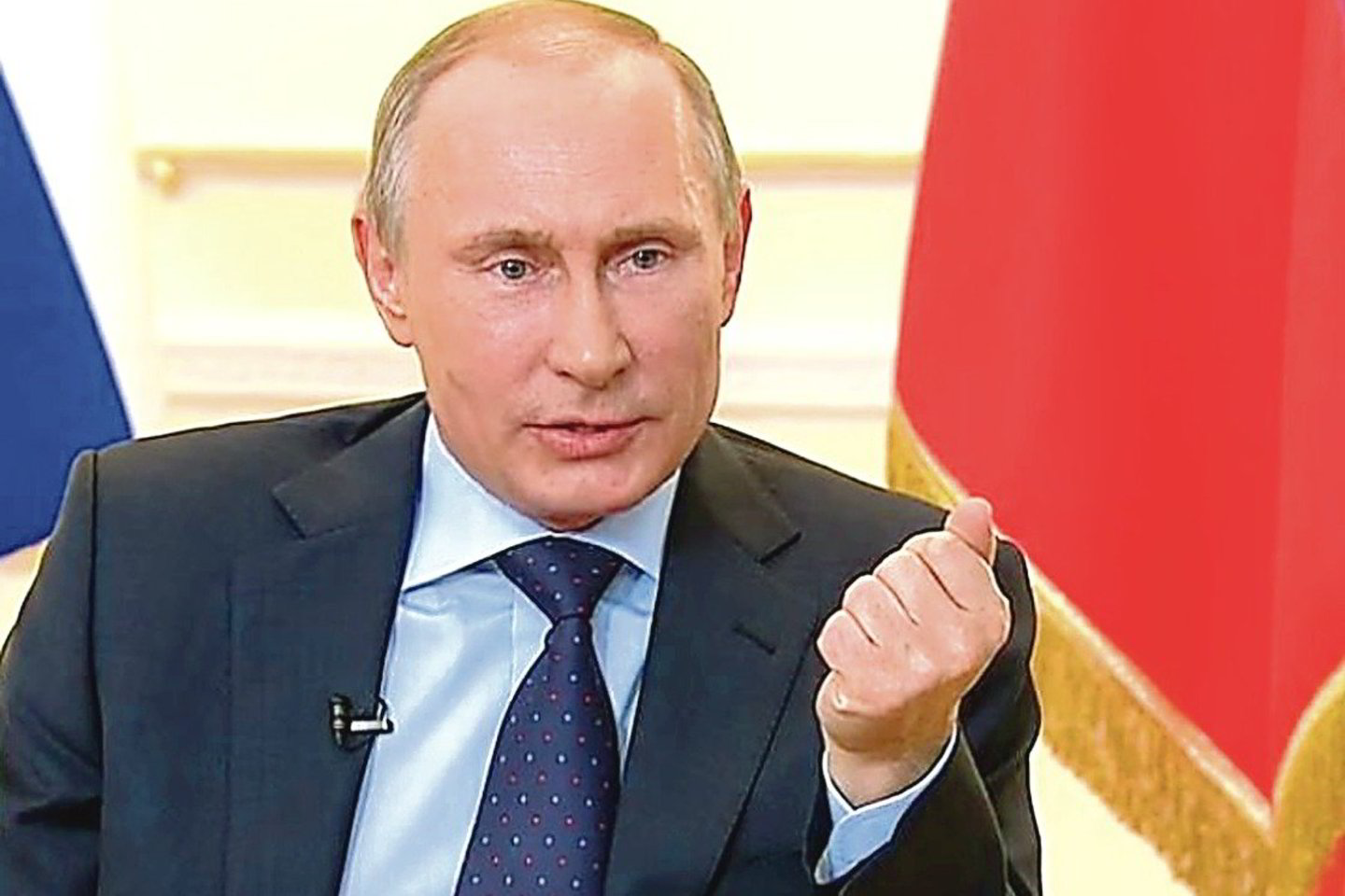 V.Putinas tikino, kad Kryme nėra rusų karių, bet jie gali būti įvesti. Nors būtent su jų savivale savo bazėje susidūrė atžygiavę ukrainiečiai – jie pasitikti šūviais.