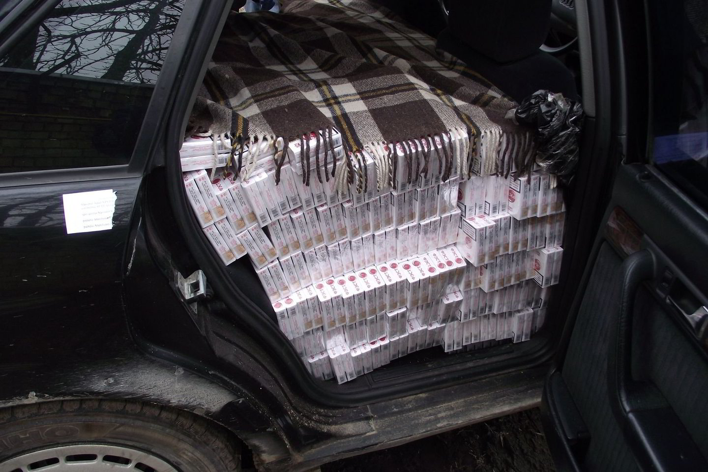 Rastų cigarečių muitinė vertė, įskaitant privalomus sumokėti mokesčius yra 54 tūkst. 750 litų.