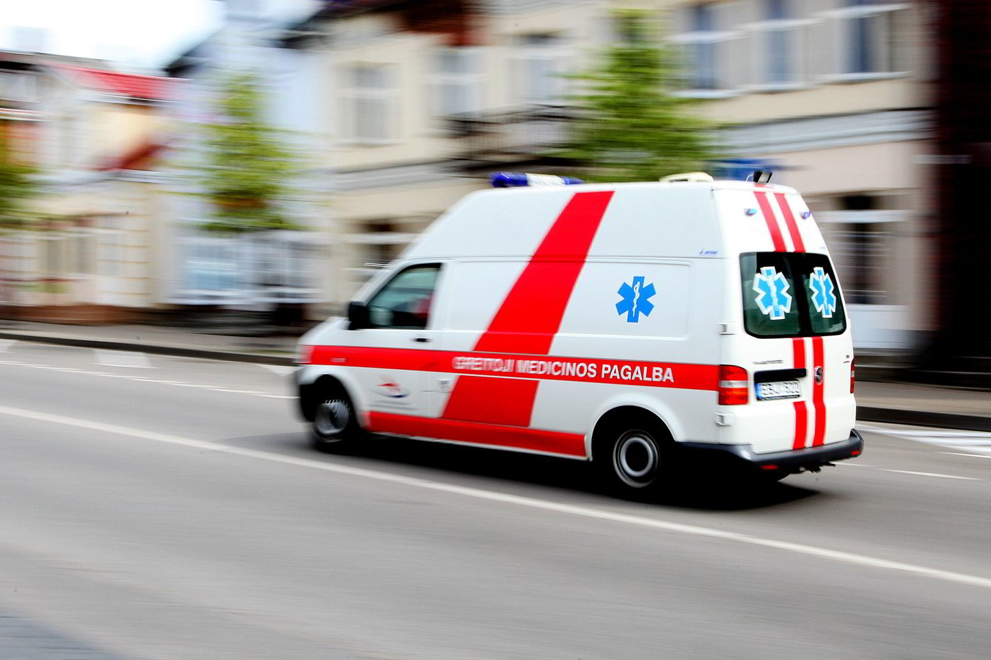 Sužalotą vaiką greitosios pagalbos medikai nuvežė į ligoninę.