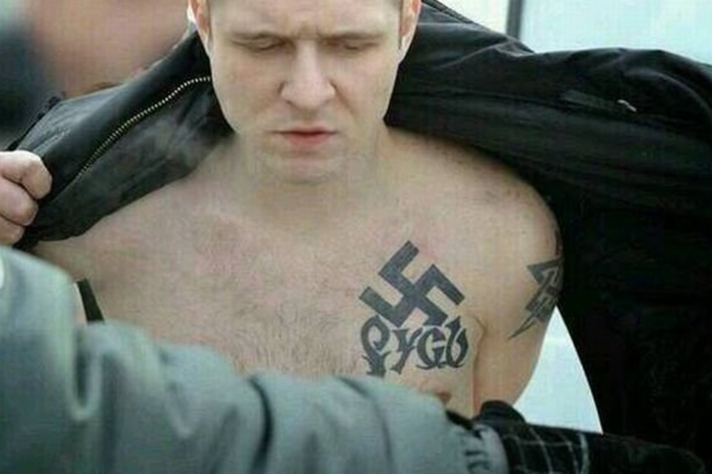 Šis Maidane demaskuotas „tituška“ ant krūtinės netgi turėjo svastikos ir užrašo „Rusi“ tatuiruotę.