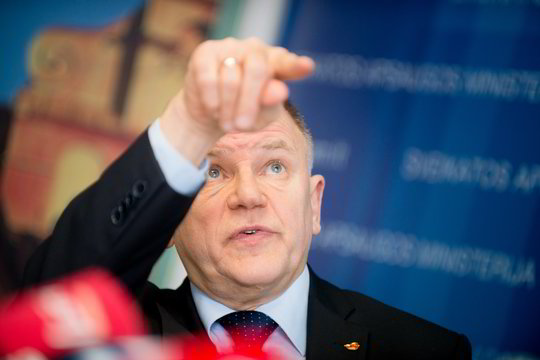 V.P.Andriukaitis patarėją D.Prialgauską meta lauk