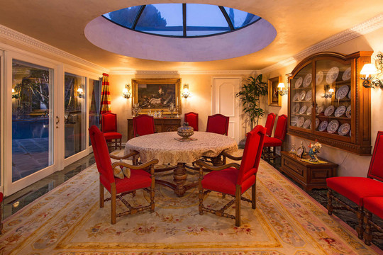 Kas švęs įkurtuves rokenrolo karaliaus E.Presley namuose?