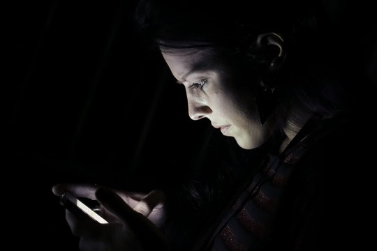 Teisme – ieškinys mobiliojo ryšio operatoriams