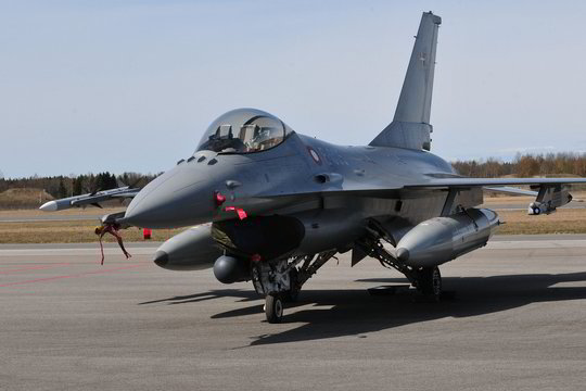 Danija Estijos bazėje dislokavo F-16, ginčas su Lietuva baigtas